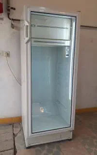 ویترینی کافه و مغازه