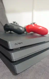 PS4 pro دو دسته اصلی هارد 2 ترابایت با30 بازی