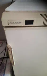 یخچال آزمایش