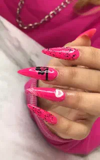 خدمات کاشت ناخن .بیجار خ شهدا