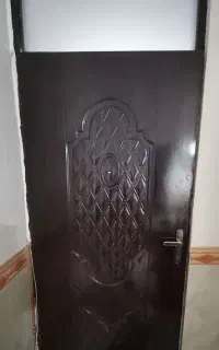 در خانه