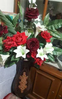 گل وگلدان بسیارتمیزوشیک