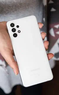 گوشی A32 سفید 5g و 128 گیگ رم 6 دوسیم در حد نو
