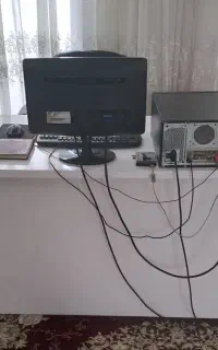 میز مدیریت و کامپیوتر به همراه ۳ تا کشو