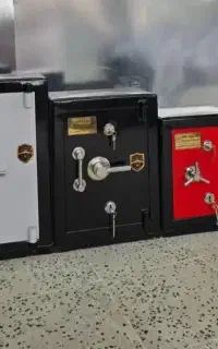 دو درب سه قفل و ۱۰۰ و ۸۰ سانتی گاوصندوق