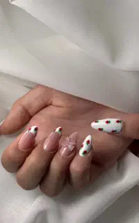 آموزش کاشت و طراحی سالنی ناخن