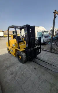 لیفتراک کاترپیلار ۴ تن