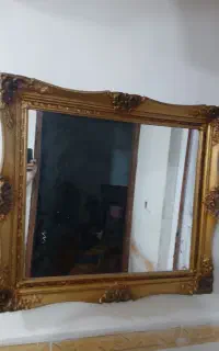 آینه همراه قاب چوبی