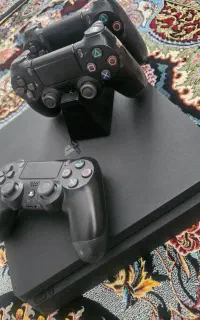 ps4 اسلیم یک ترا کپی خور سه دسته  با چند بازی