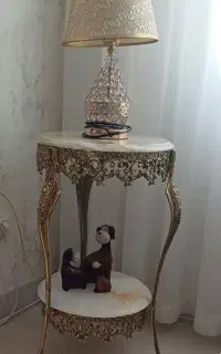 میز برنزی