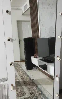 آینه قدی چوبی چراغ دار