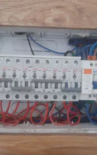 برق کاری ، تعمیرات و برق کشی خانه و خدمات ساختمانی