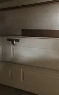 درب ورودی  با چهار چوب و قفل و کلید
