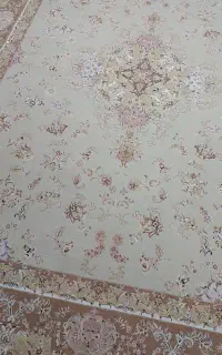 ۱ عدد فرش ۱۲ متری رنگ کرم طرح ابریشم