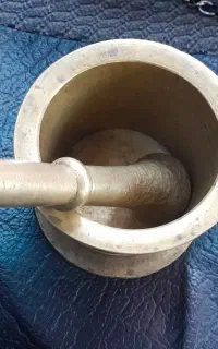 هاونگ قدیمی وسنگین برنز