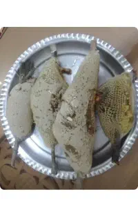 عسل طبیعی با شاخه موجود است.