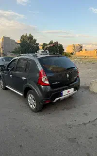 خودرو ساندرو استپ وی آپشنال ۹۸