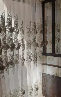 پرده گل برجسته جنس ترک در حد نو