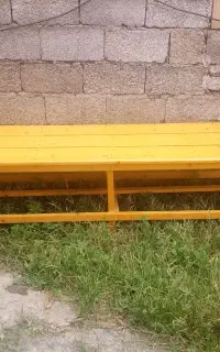 نیمکت چوبی