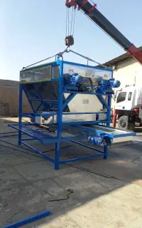 دستگاه خوشه گیر یا دانه کن پسته