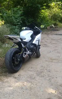 cbr1000