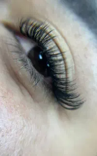 کاشت و اکستنشن مژه