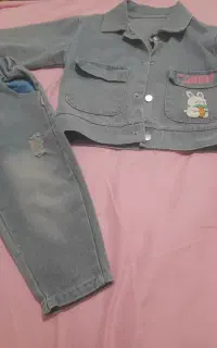 کت و شلوار جین و پیراهن