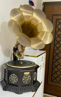 گرام نو و میز
