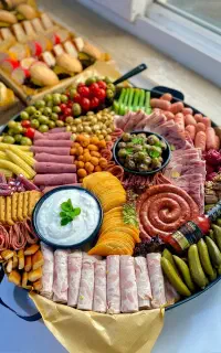 سفارش فینگر فود دسر ژله خرما و حلوا و چیز کیک