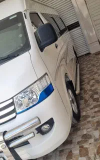 مینی بوس وانا 402