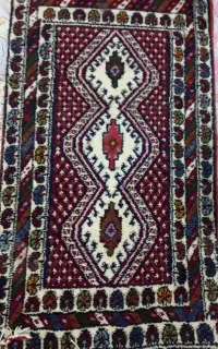 یک کناره محلی ویک پادری محلی