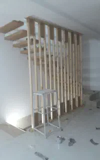 اجرای پارتیشن و نرده چوبی فانتزی پله چوبی