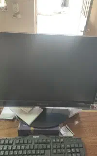 یک نفر خانم کمک حسابدار آشنا به امور حسابداری