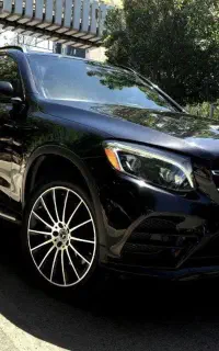 مرسدس بنز GLC300 4MATIC نسخه فول کامل ۴کلید