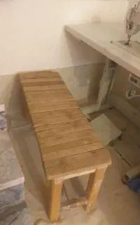 نیمکت چوبی سالم،ومیز