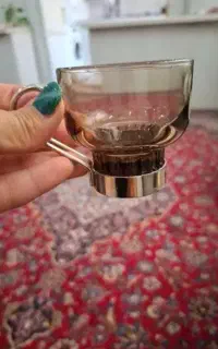 استکان دسته و پایه فلزی