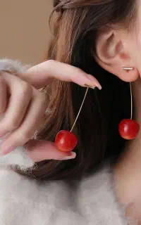 گوشواره آلبالویی خوراک تابستان