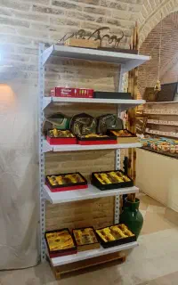 تعدادی قفسه نو وتمیز