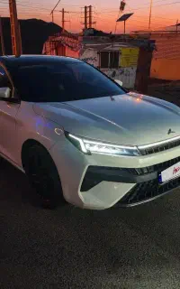 KMC J7 مدل ۱۴۰۴، سفید سقف مشکی، کاور شده