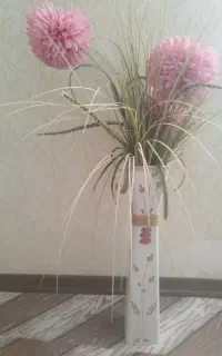 گلدان ب همراه گل تزیینی