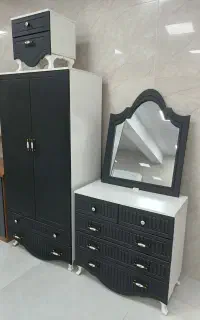 جای لباس ۲۴۵۰۰ دراور با آینه  ۲۳۵۰۰ چوبکده