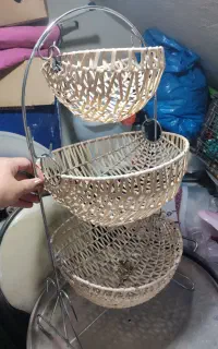 کفش و وسایل اشپزخانه
