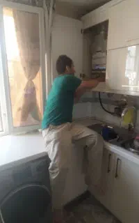 تعمیر کار و سرویس انواع آبگرمکن دیواری و پکیج