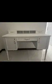 میز تحریر واینه