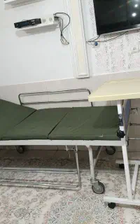 تخت بیمارستانی