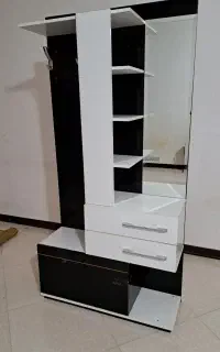 رخت آویز  و جاکفشی استاده