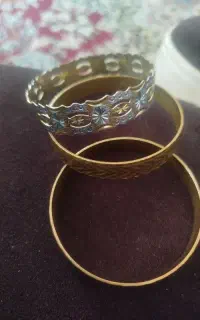 النگو قدیمی . رنگ ثابت .