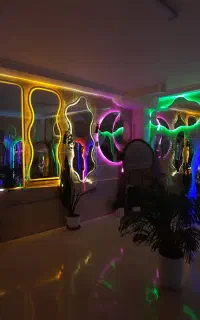 دنیای اینه