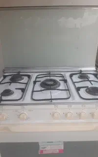 اجاق گاز فر دار کاملا سالم با جوجه گردان