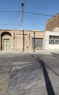 فروش منزل ویلایی ۳۲۵ متری  مناسب ساخت‌وساز